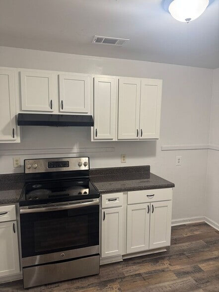 Building Photo - 1328 Semmes St