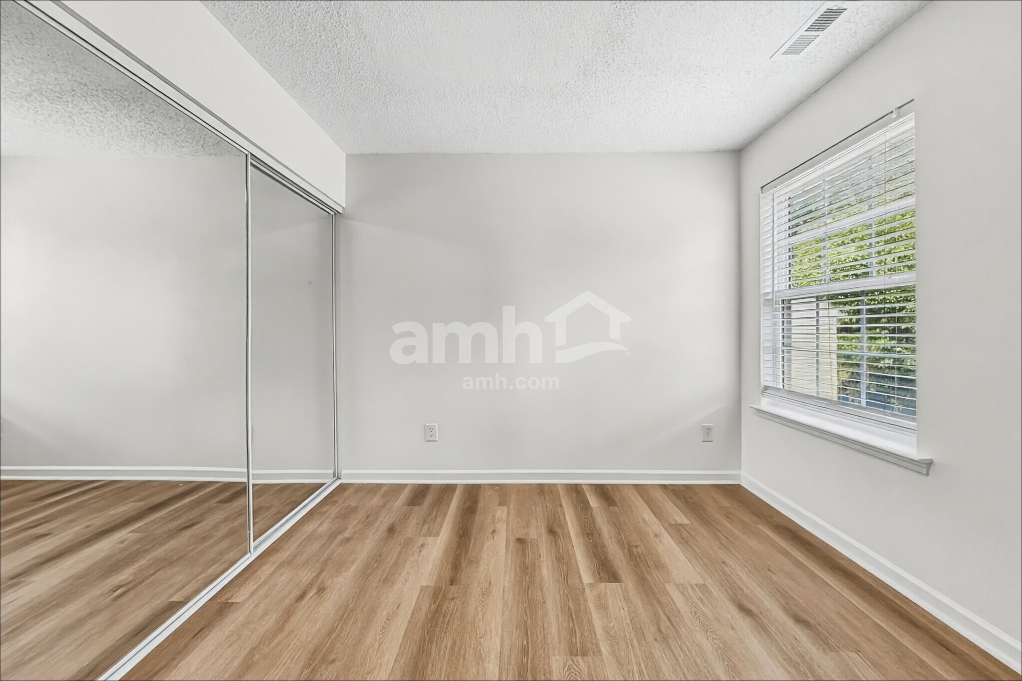 Building Photo - 1308 Crestfield Ct
