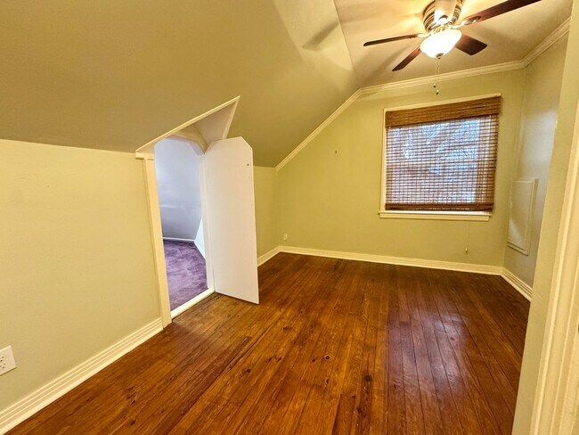 Building Photo - 5 Bedroom Home Between 12 South and Oak Hill