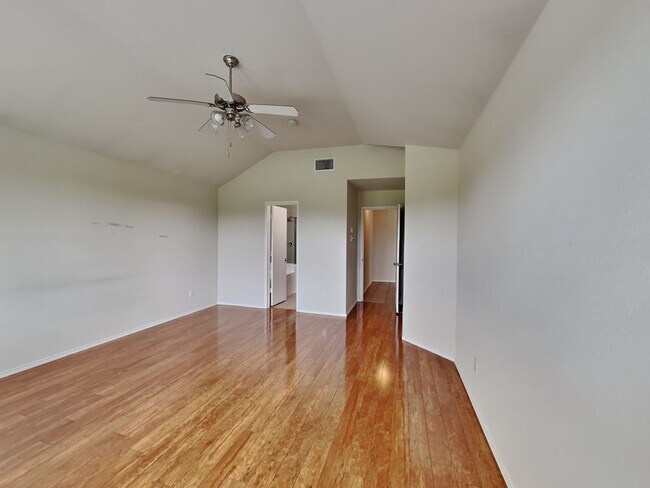 Building Photo - 9045 Trail Blazer Dr