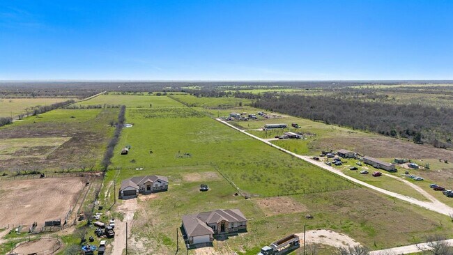 Building Photo - 2246 County Line Rd