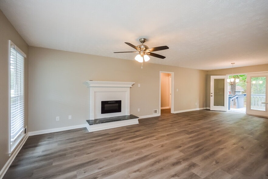 Building Photo - 9136 Tara Dr SW