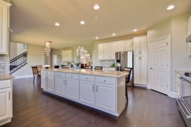 Building Photo - 8 Turnbury Ct