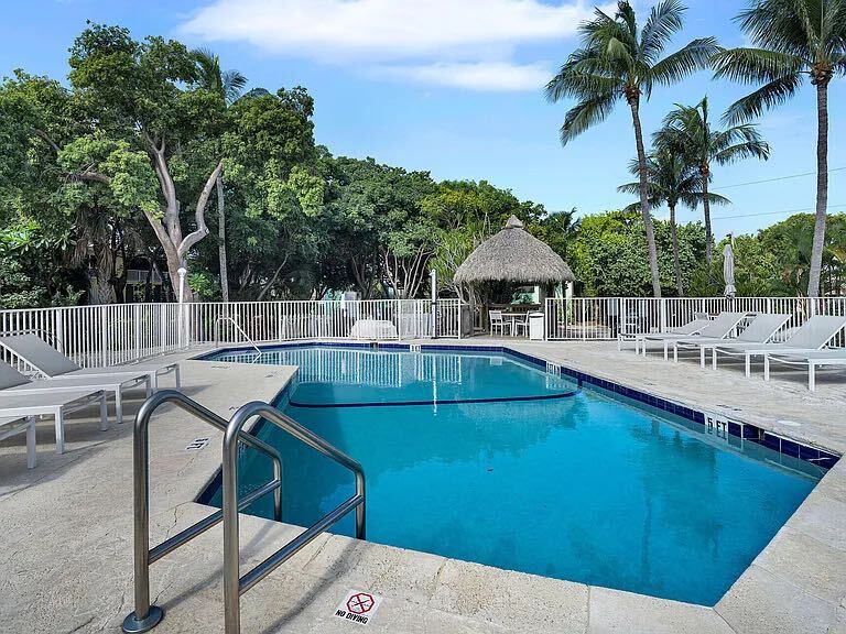 Building Photo - 98202 Windward Ave