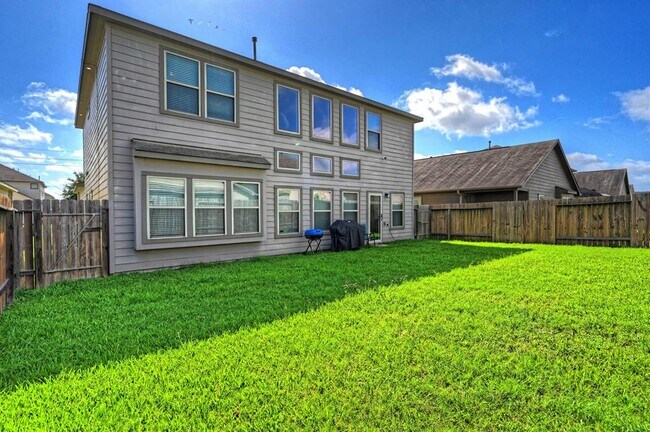 Building Photo - 5555 Casa Martin Dr