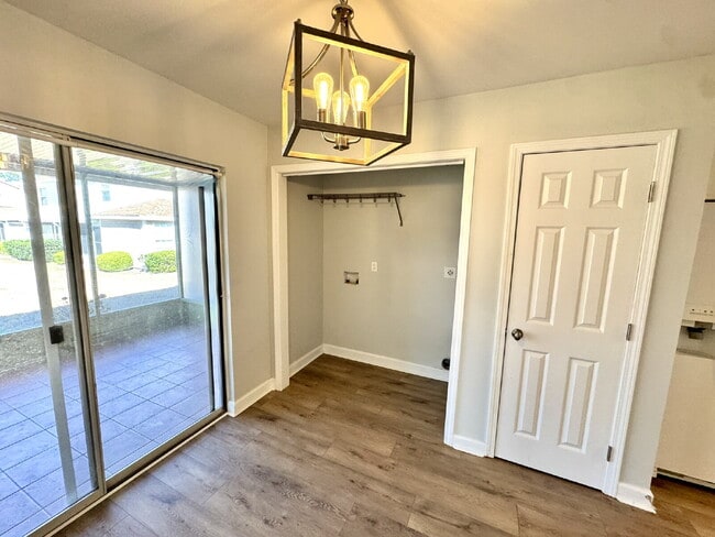 Building Photo - "Charming 2-Bed Oasis with 2 Full Baths in Prime Lynn Haven Location near Mosley High School"