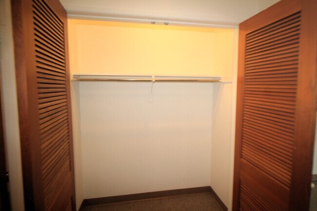 Building Photo - 210 N Kenilworth Ave