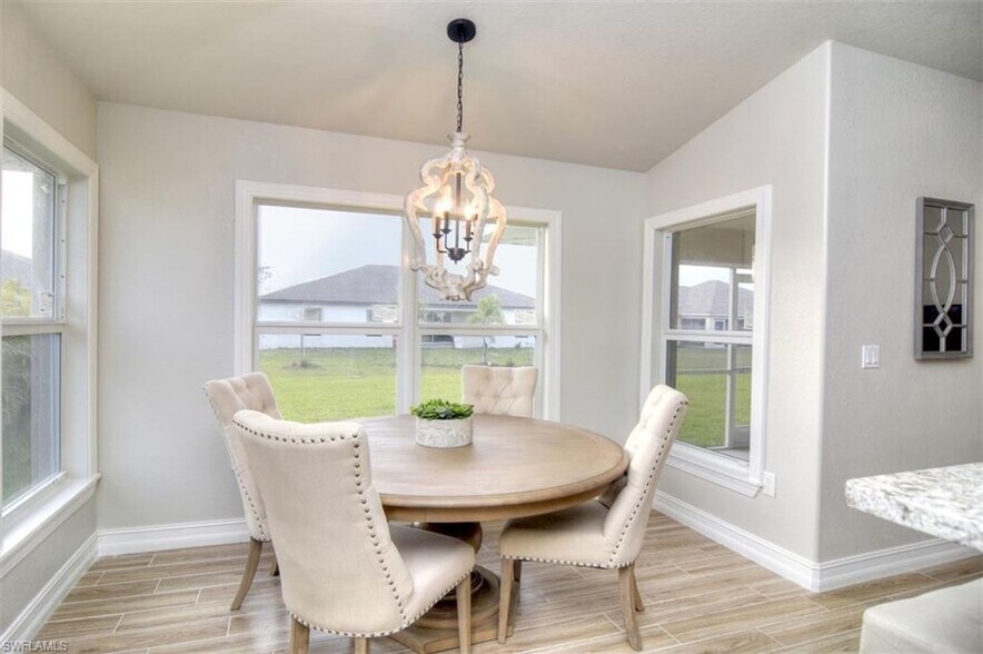 Building Photo - Coming  Soon Stunning  3 bedroom 2 bathroom single family home.
