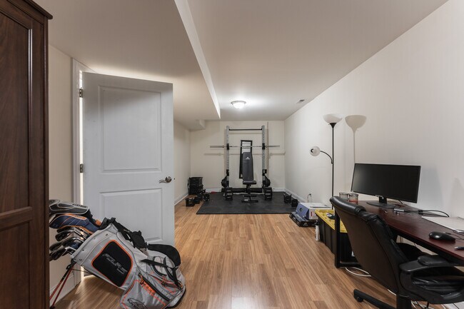 Building Photo - 3047 N Kimball Ave