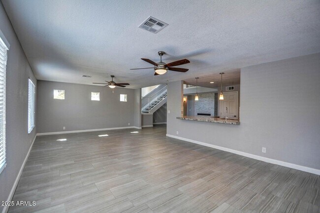 Building Photo - 4834 E Hillery Dr