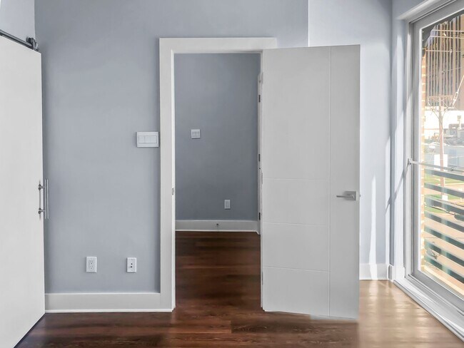 Building Photo - FELI312