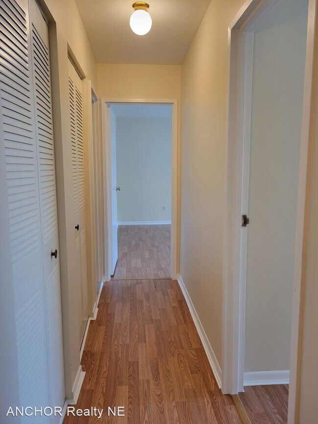 Building Photo - 2 br, 1 bath House - 50-103 Delaire Landin...