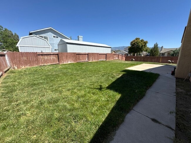 Building Photo - 4 Bedroom - 2 bath - Single Family Home in a Great Location!