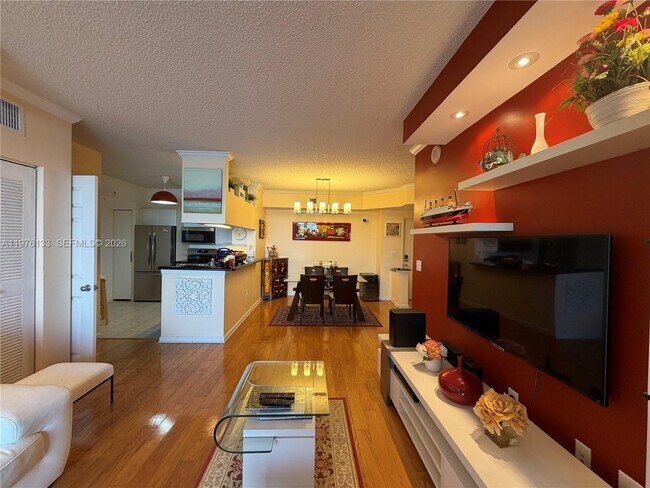 Building Photo - 17100 N Bay Rd