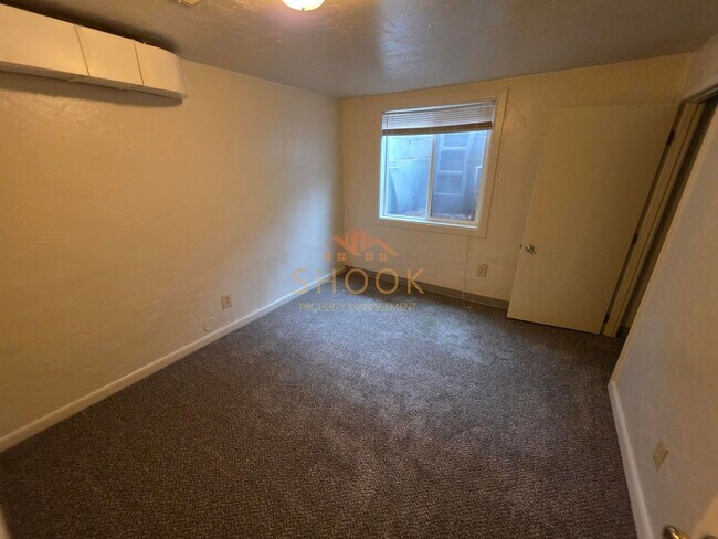 Building Photo - 1406/1408 Broadway St