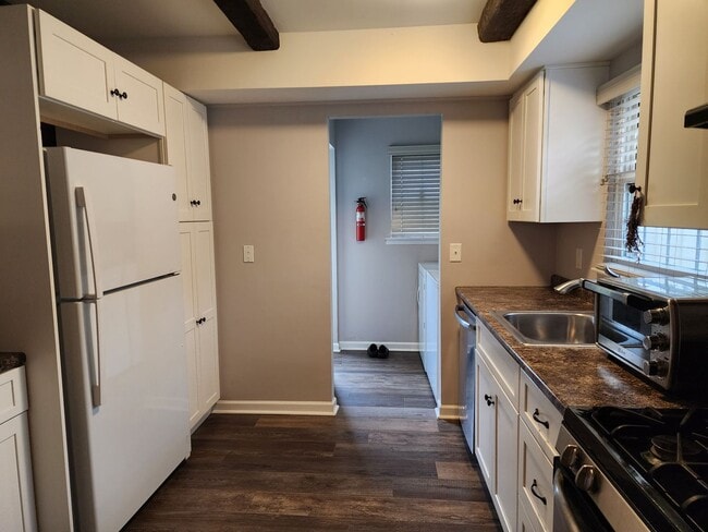 Building Photo - First Floor 1 Bedroom Condo in Manheim Tow...