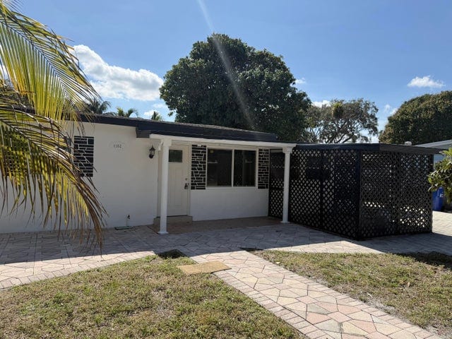 Building Photo - 1382 NE 28th St