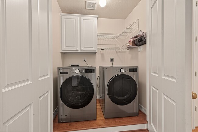 Building Photo - 431 Westmoreland St