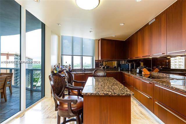 Building Photo - 16001 Collins Ave
