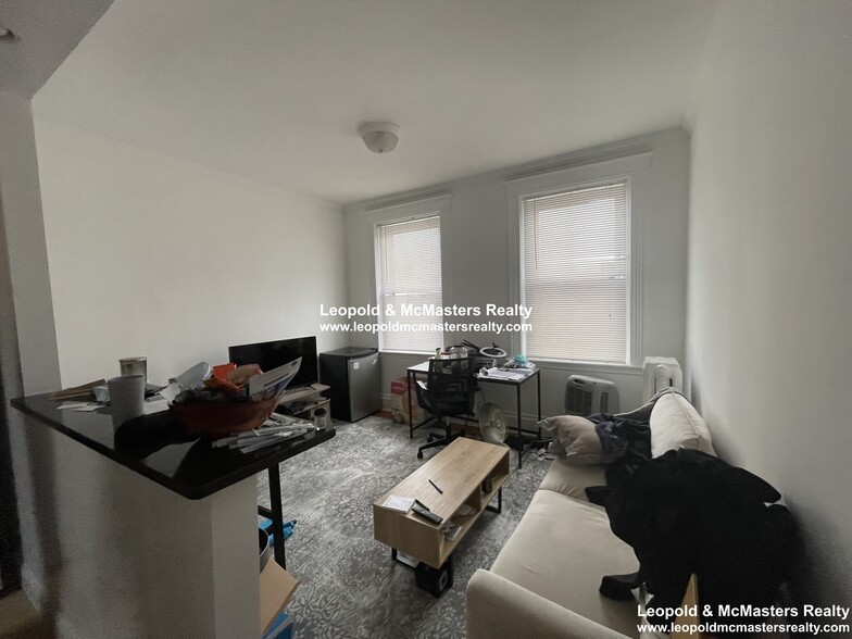 Building Photo - 48 Queensberry St