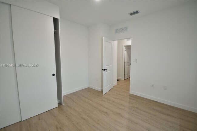 Building Photo - 1339 NW 2nd Ln