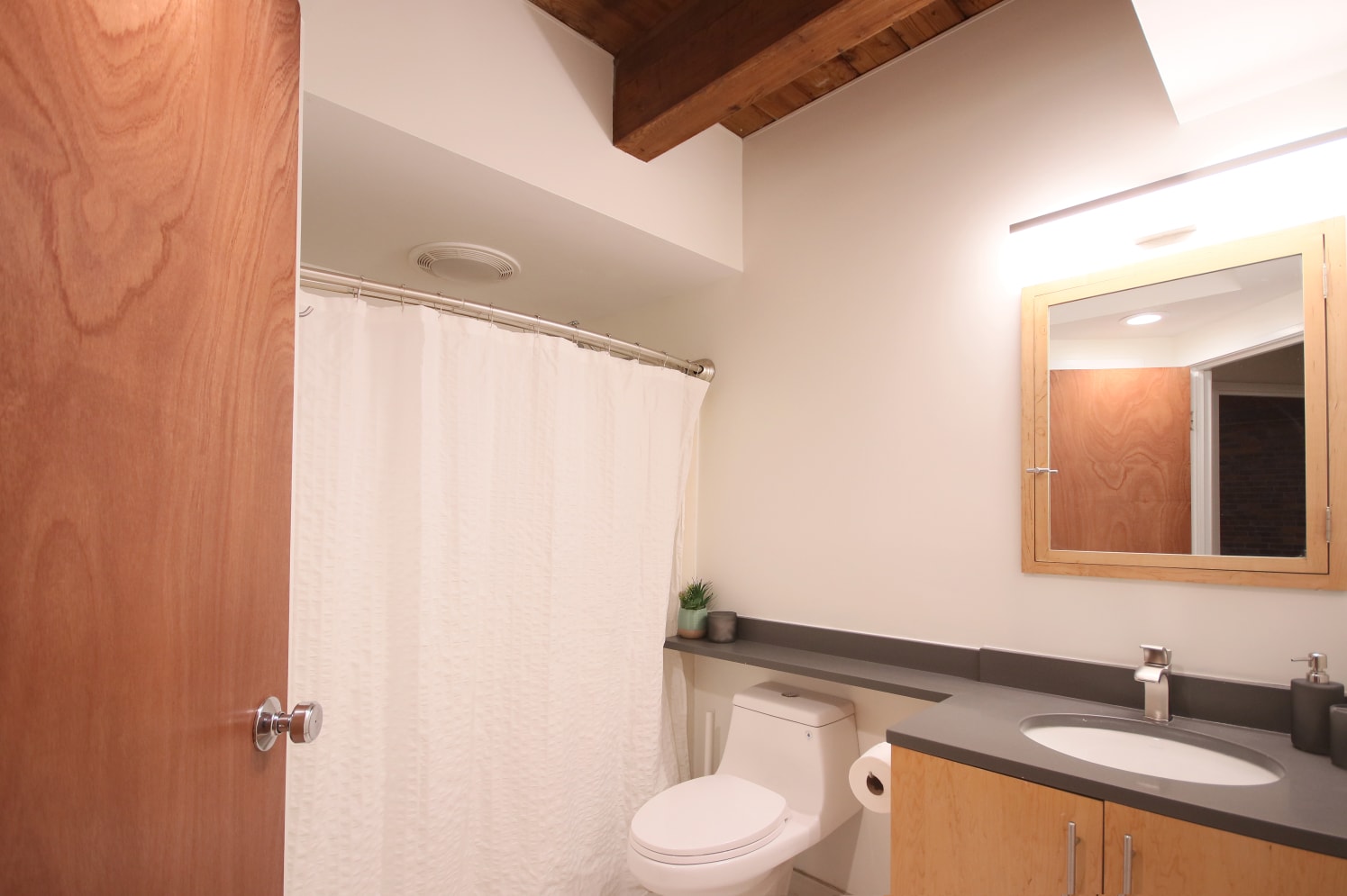 Bathroom - 99 Silver St