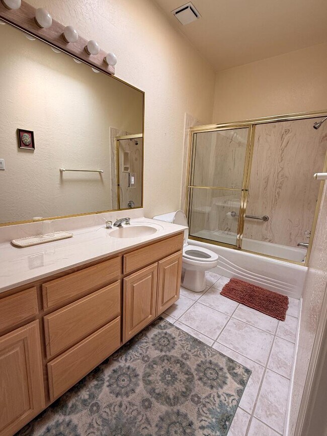 Building Photo - 711 Tramway Pl NE