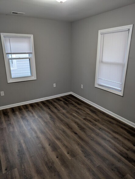 Building Photo - 457 Fewell St