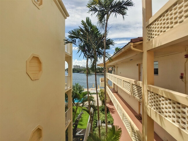 Building Photo - 341 N Birch Rd