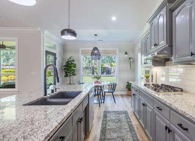 Building Photo - Beautiful Custom East Redding Home with a ...