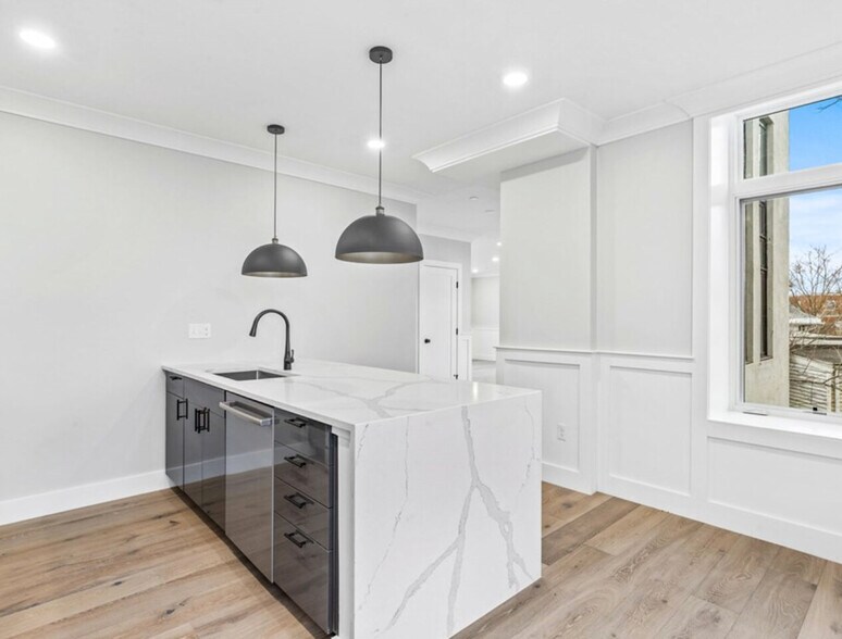 Primary Photo - 300 Somerville Ave