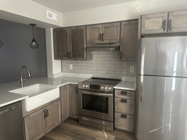 Building Photo - 1434 Dover Rd