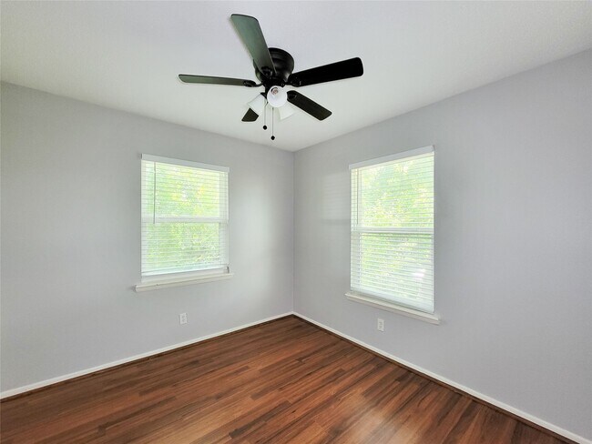 Building Photo - 2513 Kowis St