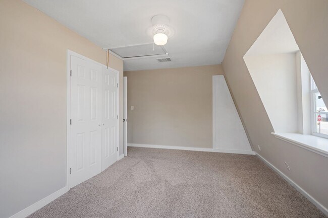 Building Photo - Your Dream Farmhouse Awaits in Elroy