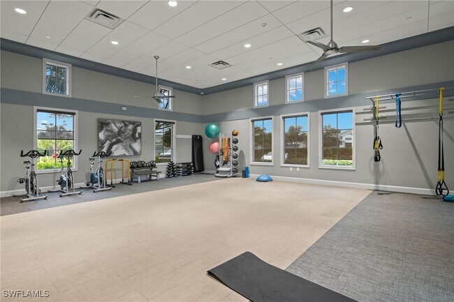 Building Photo - 8880 Redonda Dr