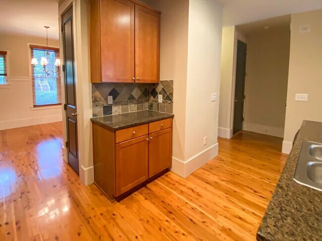 Building Photo - 1181 Great Ridge Pkwy