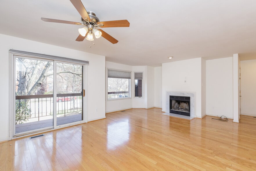 Building Photo - 5600 Waterman Blvd