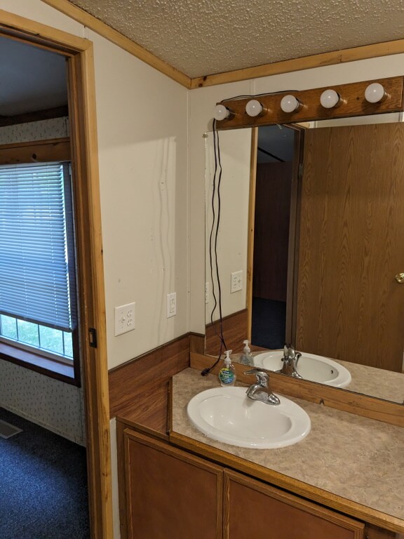 Building Photo - 4689 Rosemarie St