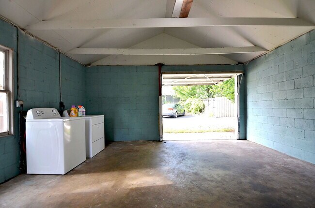Building Photo - 5620 2nd Ave N