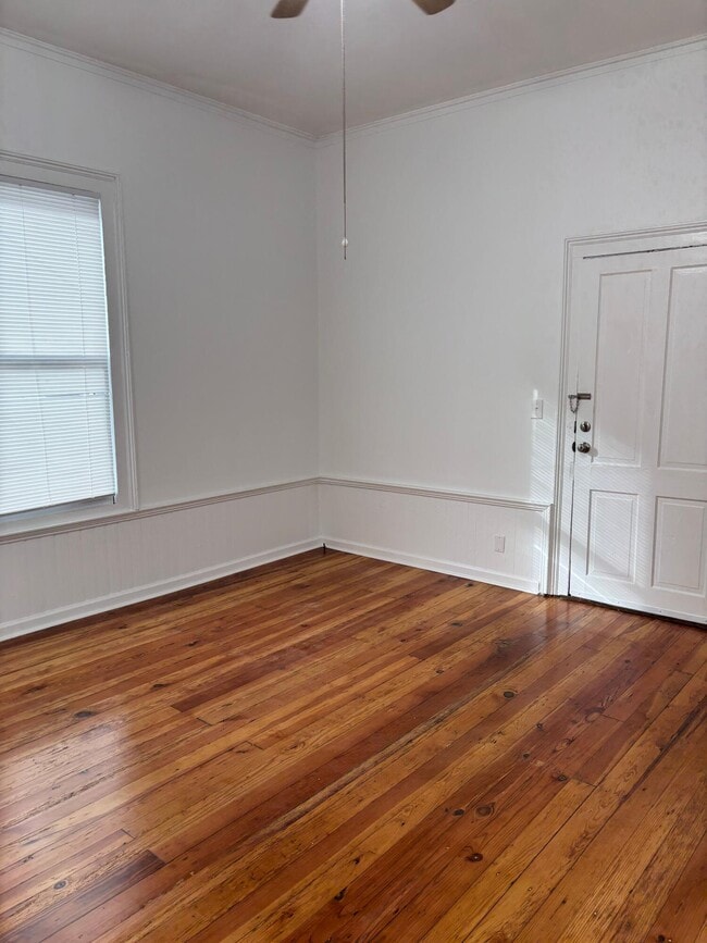 Building Photo - 403 W Hampton Ave