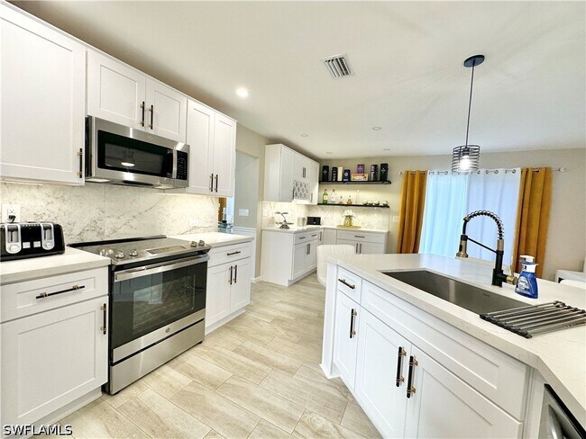 Building Photo - 3639 Kent Dr