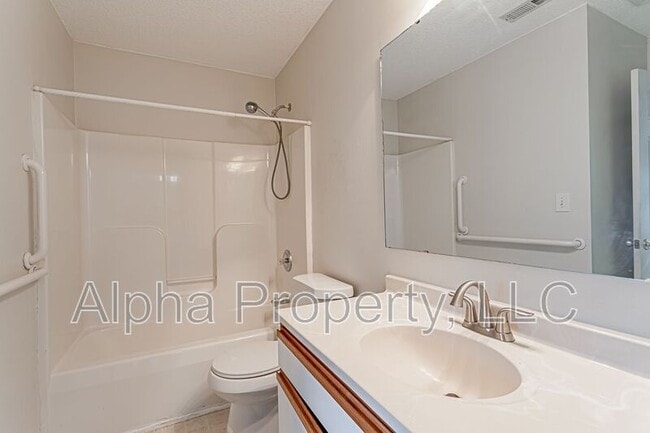 Building Photo - 7 Hammett Grove Ln