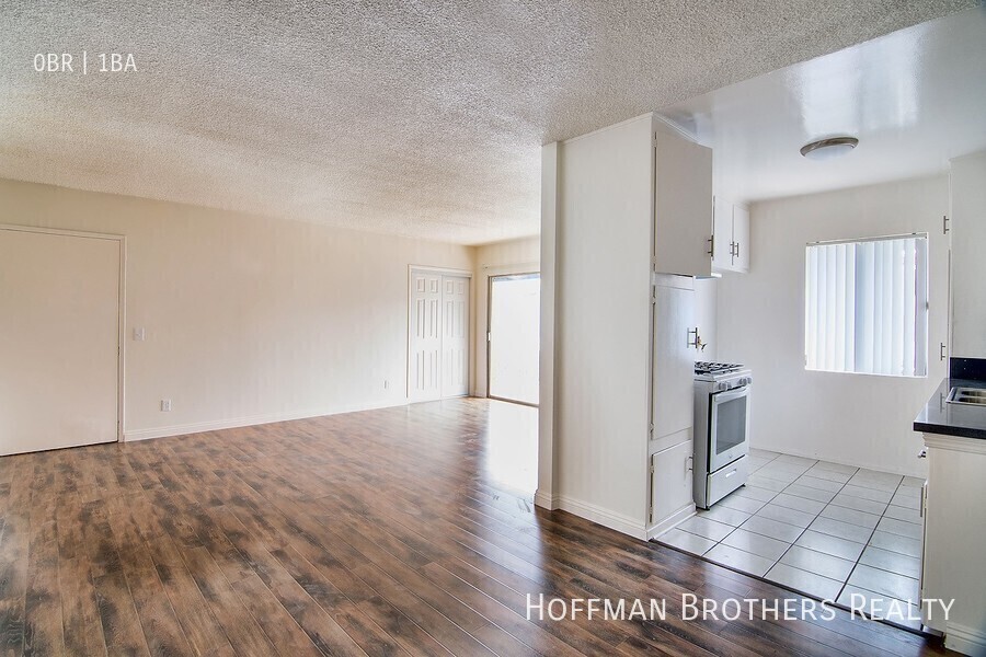 Building Photo - 8330 Willis Ave