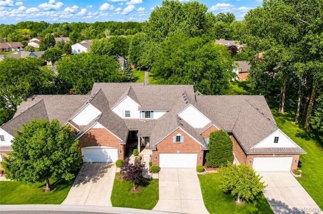 Building Photo - 22733 Coachlight Cir