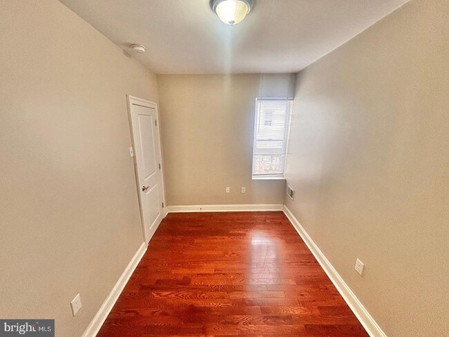 Building Photo - 2124 S Mole St