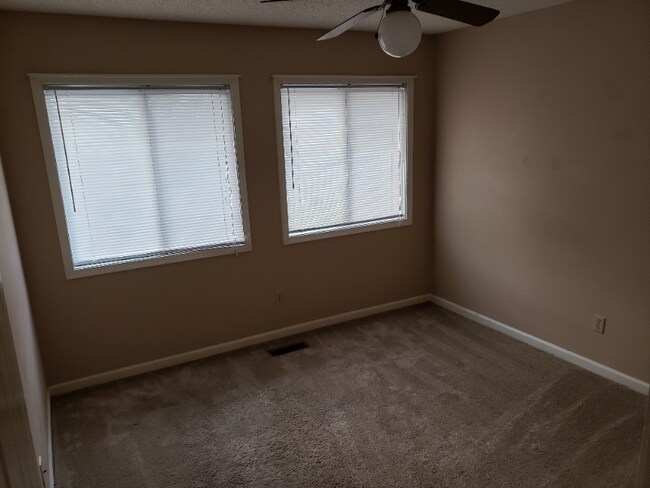 Building Photo - 155 Candlebrook Dr