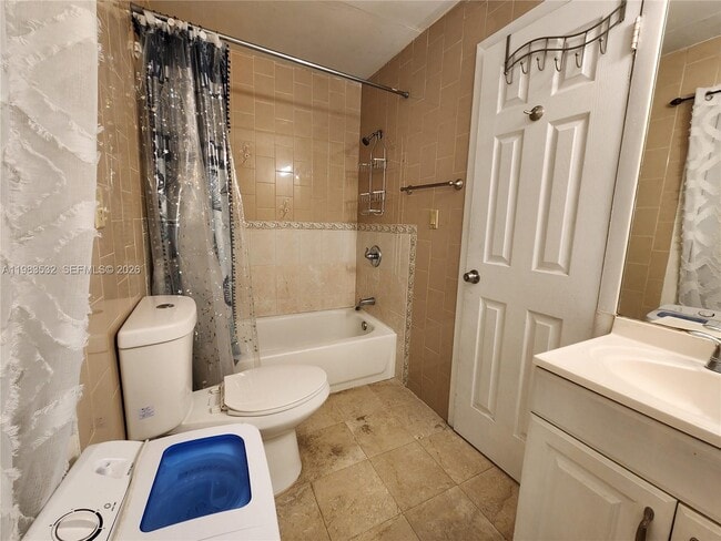 Building Photo - 2210 SW 89th Ct