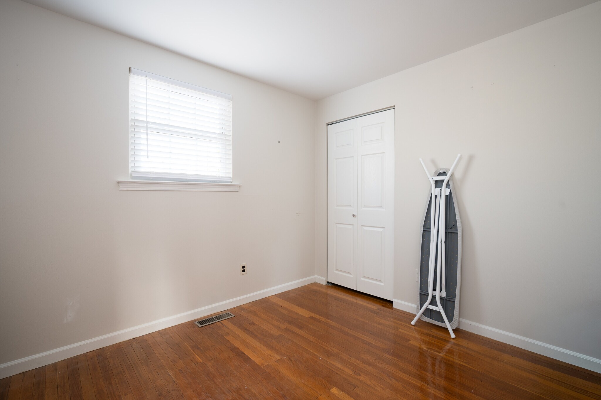 Bedroom 3 - 2409 Sweetbriar Rd