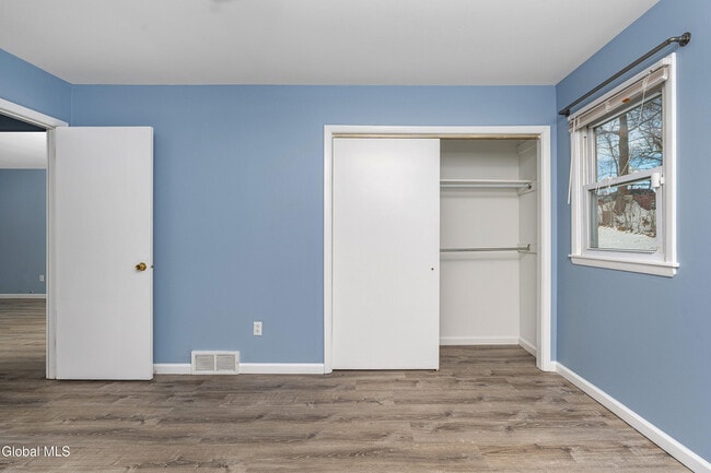 Building Photo - 7 Elgin St