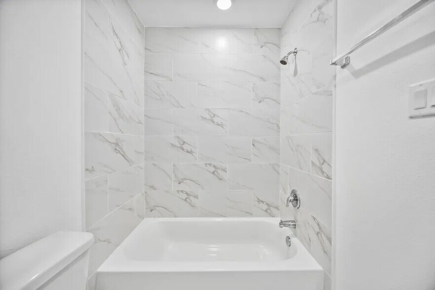 Building Photo - 7811 Laura Koppe Rd